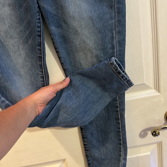 Guess jean with no rips blue. - Picture 3 of 7